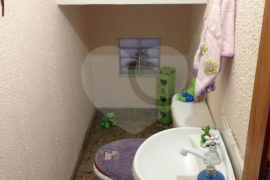 Sobrado à venda com 3 quartos, sendo 1 suíte, em Vila Nova Cachoeirinha, São Paulo, SP