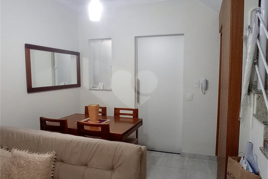 Casa à venda com 2 suítes no condomínio Residencial Pavoni I, São Paulo - SP