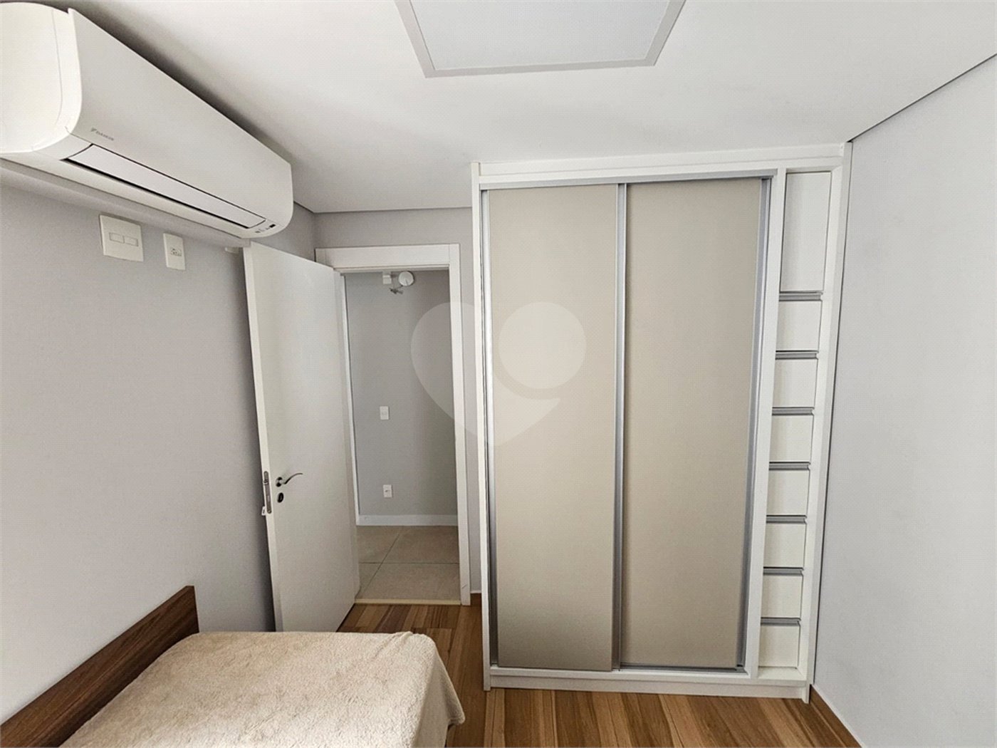 Apartamento à venda com 3 quartos, sendo 1 suíte,  em Jardim Caboré, São Paulo, SP