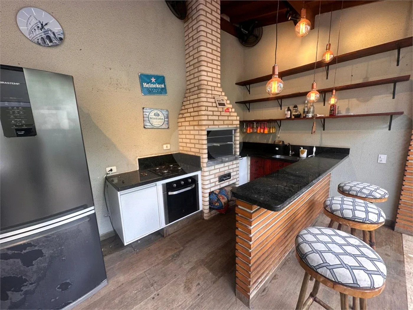 Casa de Condomínio com 3 Quartos e 2 banheiros à Venda, 311 m² por R$ 750.000