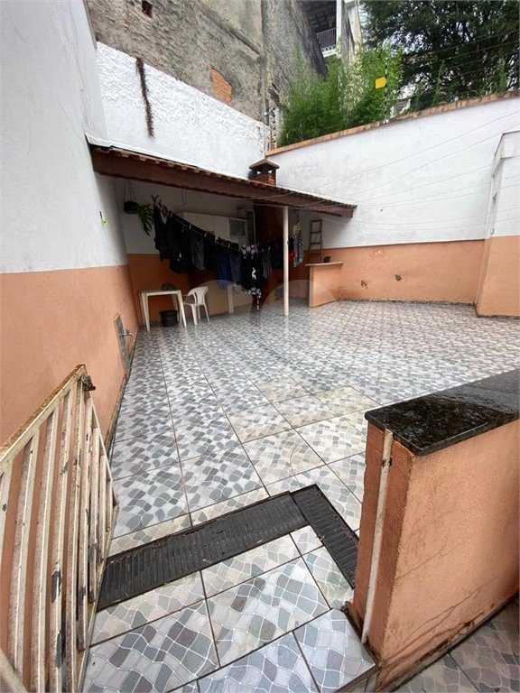 Casa à venda com 3 quartos, sendo 2 suítes, no condomínio Ibarra, São Paulo - SP