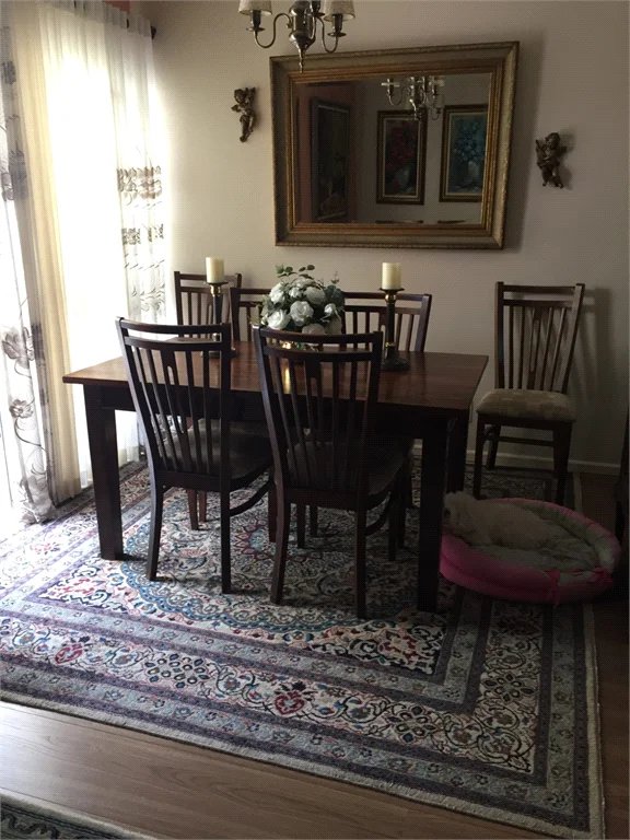 Casa à venda com 3 quartos, sendo 1 suíte, no condomínio Moradas do Horto, São Paulo - SP