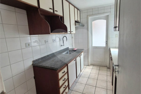 Casa à venda com 3 quartos, sendo 2 suítes, no condomínio Quintas Marajoara, São Paulo - SP