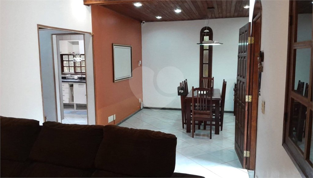 Casa à venda com 4 quartos, sendo 2 suítes, em Albatroz, Armação dos Búzios, RJ