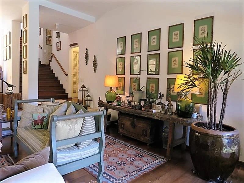 Casa à venda com 4 quartos, sendo 2 suítes, em Jardim Morumbi, São Paulo, SP