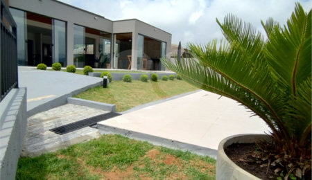Casa à venda com 4 quartos, sendo 2 suítes,  no condomínio Alpes da Cantareira, Mairiporã - SP