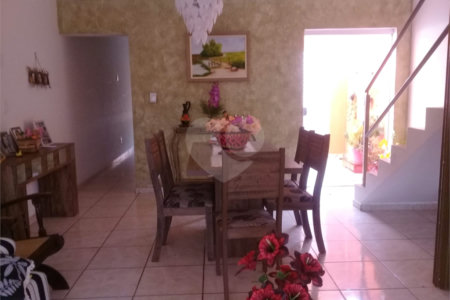 Sobrado à venda com 2 quartos, sendo 1 suíte, em Vila Barth, Itapetininga, SP