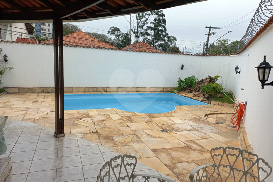 Sobrado à venda ou para alugar com 4 quartos, sendo 1 suíte,  em Barro Branco (zona Norte), São Paulo, SP