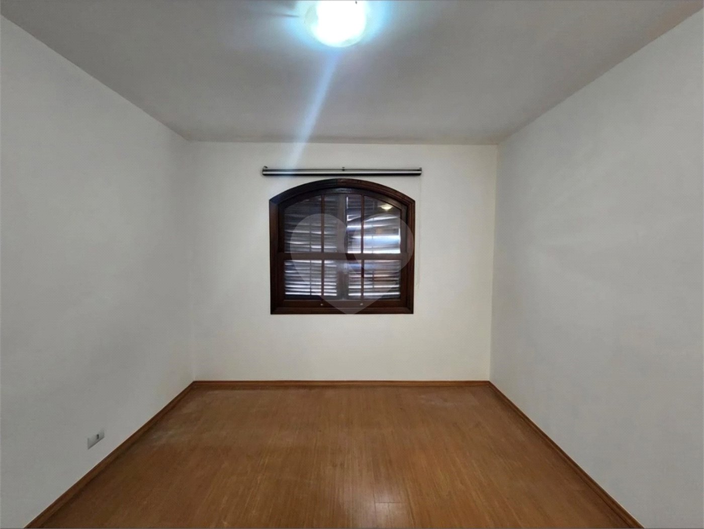 Casa à venda com 3 quartos, sendo 1 suíte,  em Jardim Celeste, São Paulo, SP