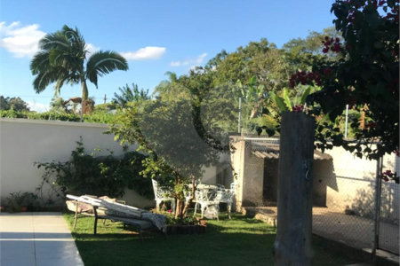 Casa à venda com 5 quartos, sendo 3 suítes, em Loteamento Jardim Morumbi, Atibaia, SP