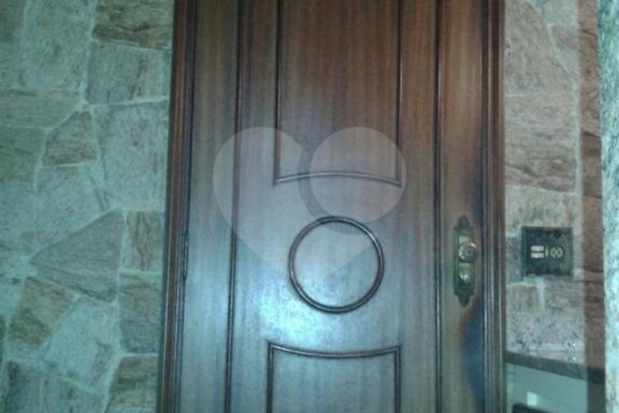 Sobrado à venda com 5 quartos, sendo 1 suíte, em Tremembé, São Paulo, SP