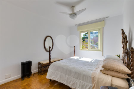 Casa de Vila à venda com 4 quartos, sendo 1 suíte, em Alto da Boa Vista, São Paulo, SP