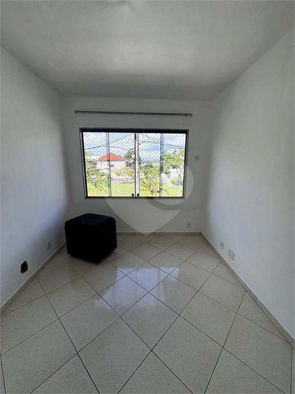 Casa à venda com 3 quartos, sendo 1 suíte, no condomínio Village da Posse, Rio de Janeiro - RJ