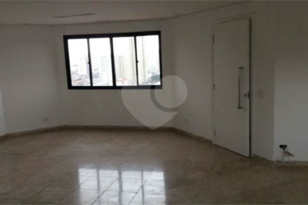Cobertura duplex à venda na Mooca de 277m² com 3 dormitórios, 1 suíte e 3 vagas.