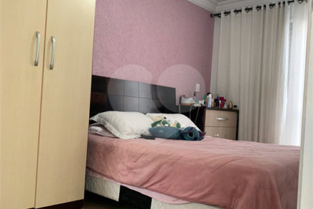 Casa à venda com 3 quartos, sendo 2 suítes,  no condomínio Residencial Jardins, São Bernardo do Campo - SP
