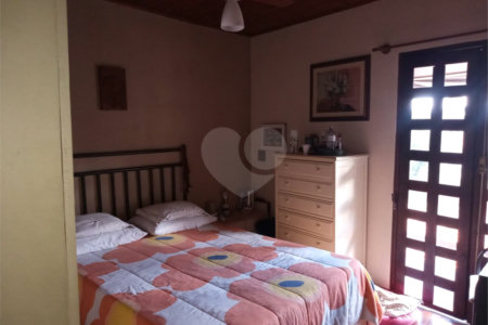 Sobrado à venda com 3 quartos, sendo 1 suíte,  em Vila Caputera, Mogi das Cruzes, SP