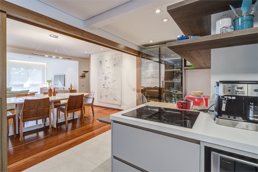 Apartamento à venda com 4 quartos, sendo 1 suíte, em Alto da Boa Vista, São Paulo, SP