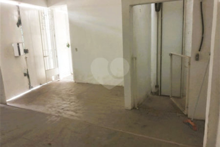Casa à venda ou para alugar com 7 quartos, sendo 2 suítes, em Jardim Peri Peri, São Paulo, SP
