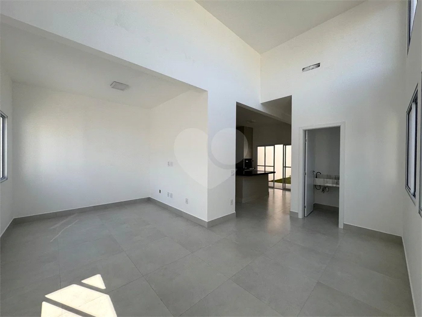 Casa à venda com 3 quartos, sendo 1 suíte, em Jardim dos Ipês, Salto, SP