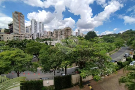 Casa à venda ou para alugar com 4 suítes no condomínio Solares Vila Europa, São Paulo - SP