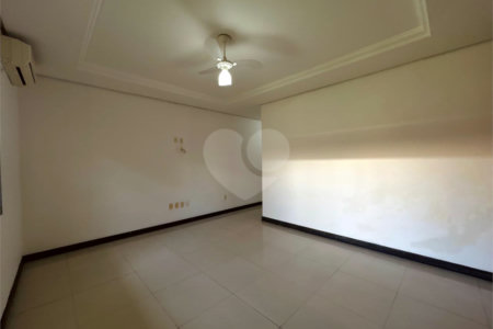 Casa à venda com 1 quarto, sendo 3 suítes,  em Outerio da Glória, Porto Seguro, BA