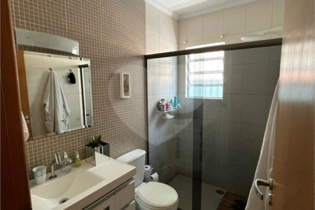 Casa à venda com 3 quartos, sendo 1 suíte,  em Jardim Casablanca, São Paulo, SP