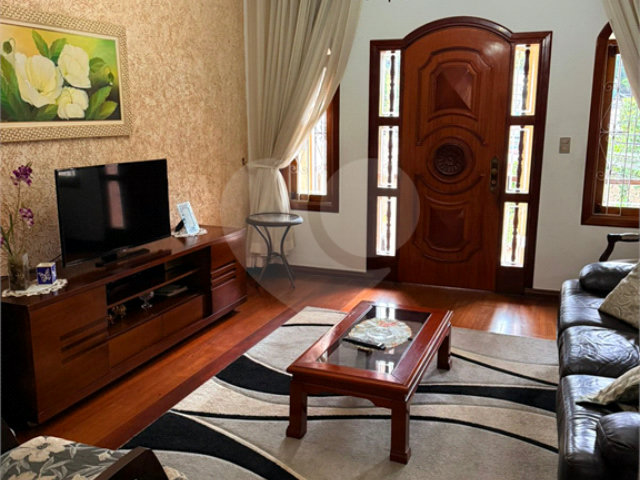 Sobrado à venda com 3 quartos, sendo 1 suíte,  em Tremembé, São Paulo, SP