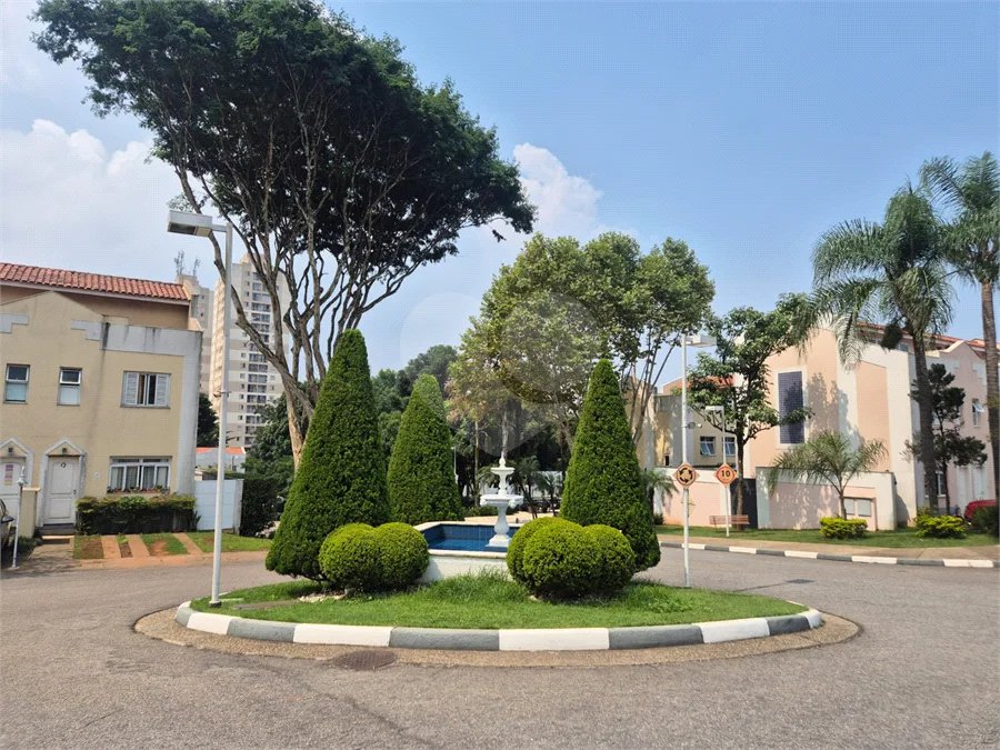 Casa à venda com 2 quartos, sendo 1 suíte,  no condomínio Quintas Marajoara, São Paulo - SP