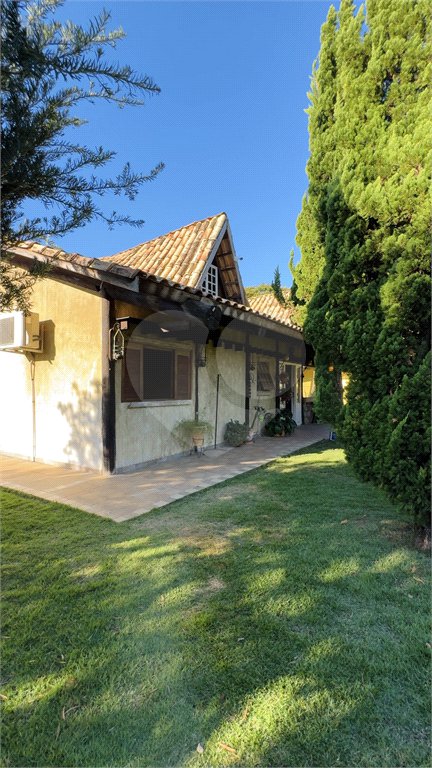 Chácara à venda com 4 quartos, sendo 1 suíte,  em Campos de Atibaia, Atibaia, SP