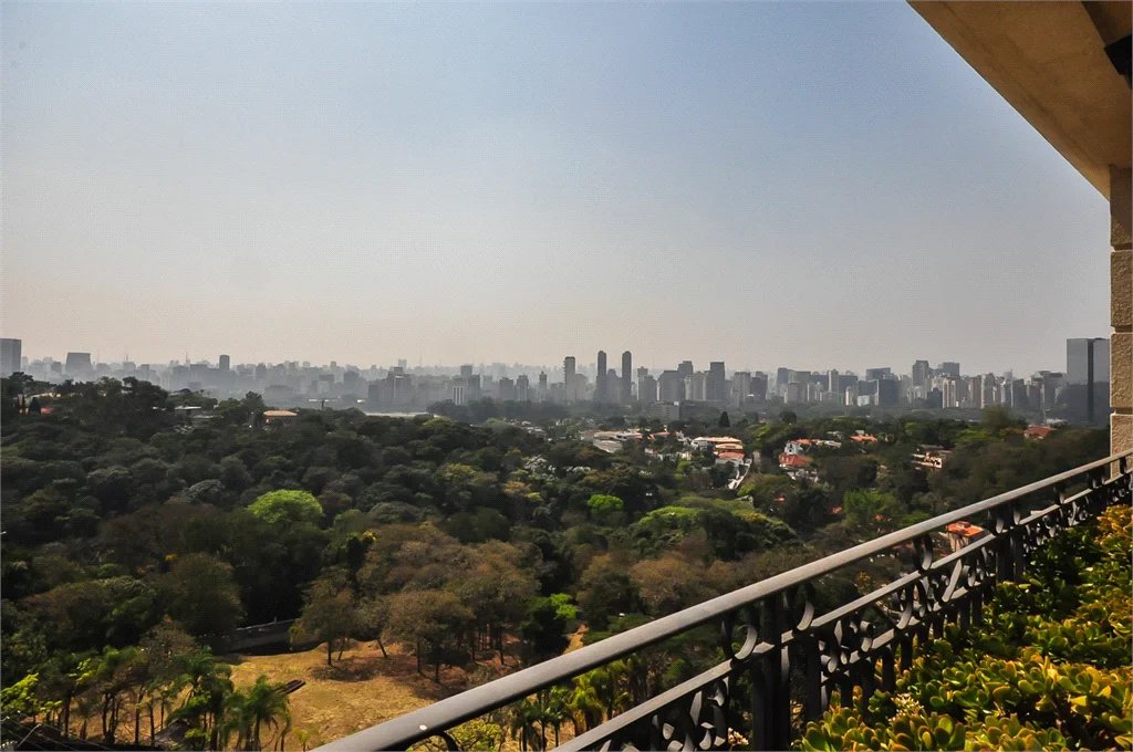 Cobertura à venda com 4 suítes em Jardim Guedala, São Paulo, SP