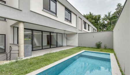 Casa à venda com 4 suítes no condomínio Venezia, São Paulo - SP