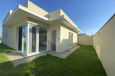 Casa à venda com 3 quartos, sendo 1 suíte, no condomínio Reserva Central Parque, Salto - SP
