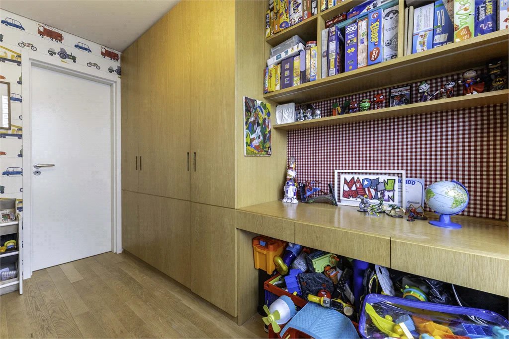 Apartamento à venda com 3 suítes em Jardim das Bandeiras, São Paulo, SP