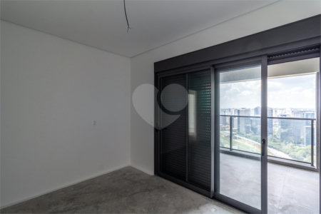 Apartamento à venda ou para alugar com 4 quartos, sendo 3 suítes, em Jardim Morumbi, São Paulo, SP