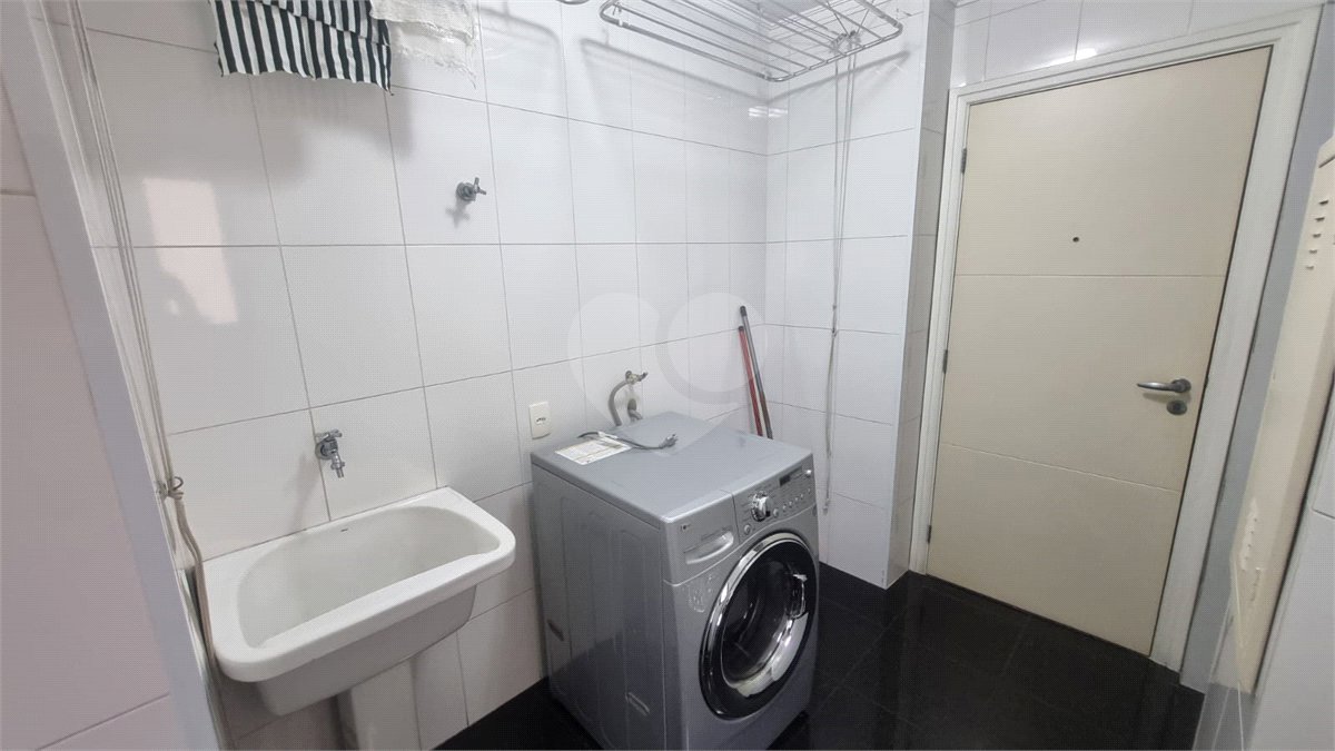 Apartamento à venda com 3 quartos, sendo 1 suíte,  em Indianópolis, São Paulo, SP