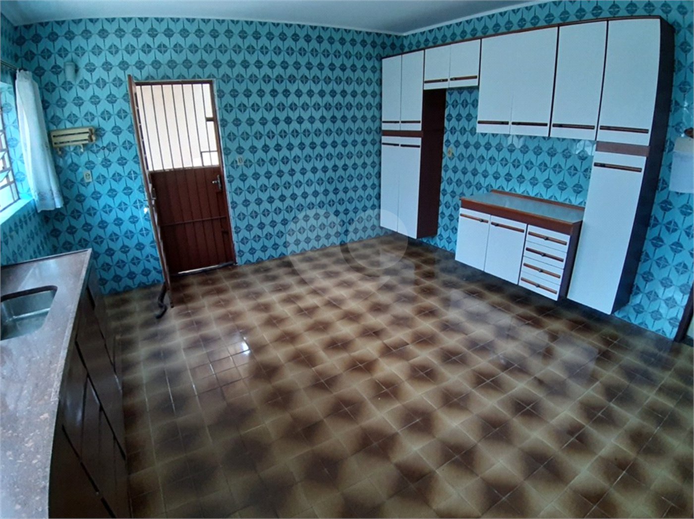Sobrado à venda com 4 quartos, sendo 1 suíte, em Vila Gomes, São Paulo, SP