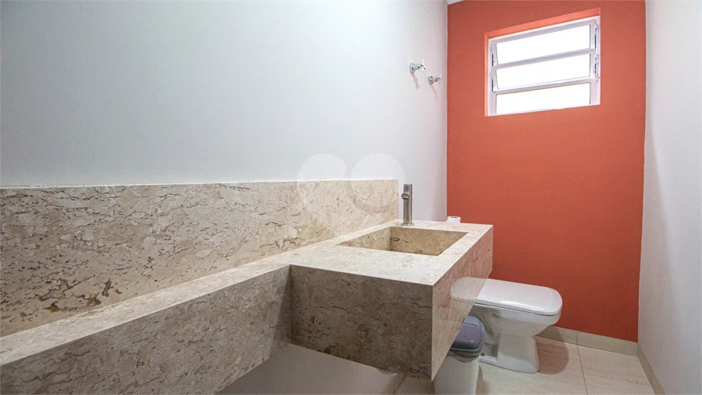 Sobrado à venda com 4 quartos, sendo 1 suíte,  em Jardim Peri Peri, São Paulo, SP