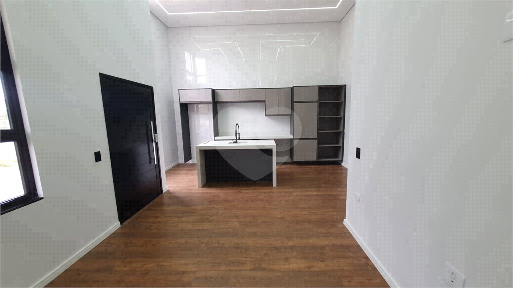 Casa à venda com 3 quartos, sendo 1 suíte, no condomínio Horto Florestal Villagio, Sorocaba - SP