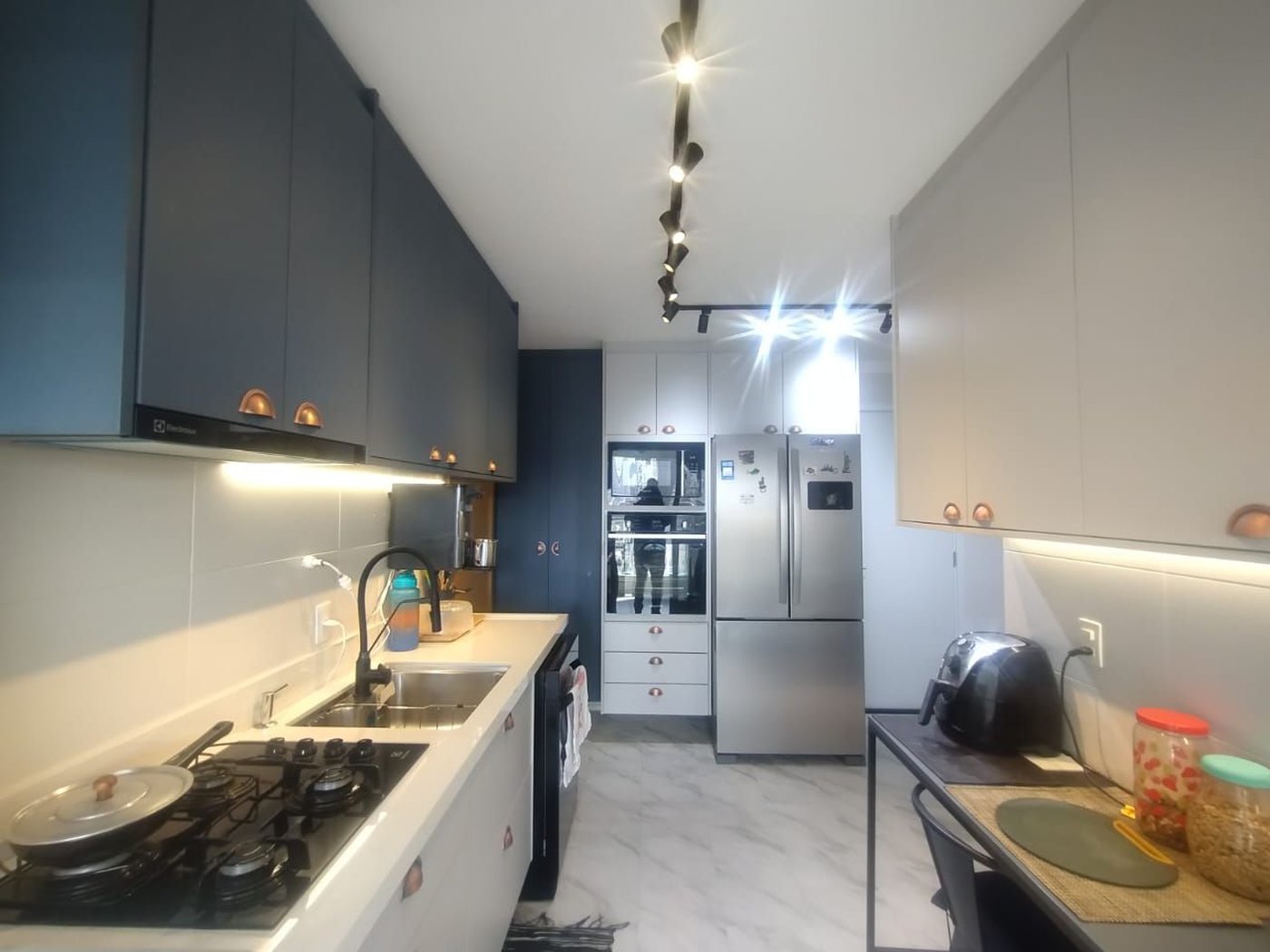 Apartamento Residencial à venda, Gonzaga, Santos - AP1742.