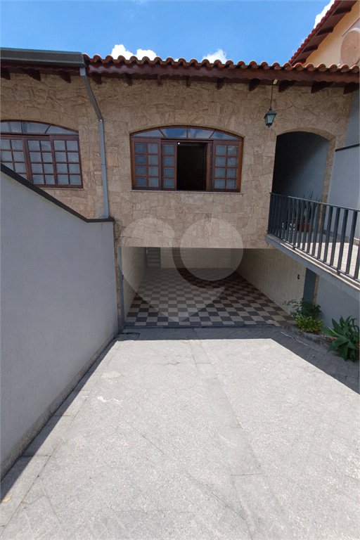 Sobrado à venda com 3 quartos, sendo 1 suíte,  em Jardim Pinheiros, São Paulo, SP