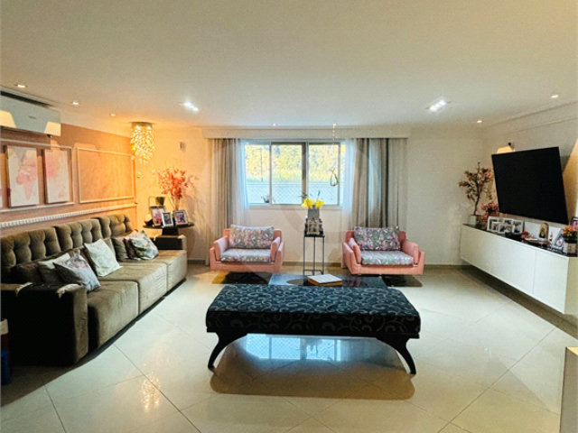 Casa à venda com 4 suítes no condomínio Maison Montparnasse, São Paulo - SP