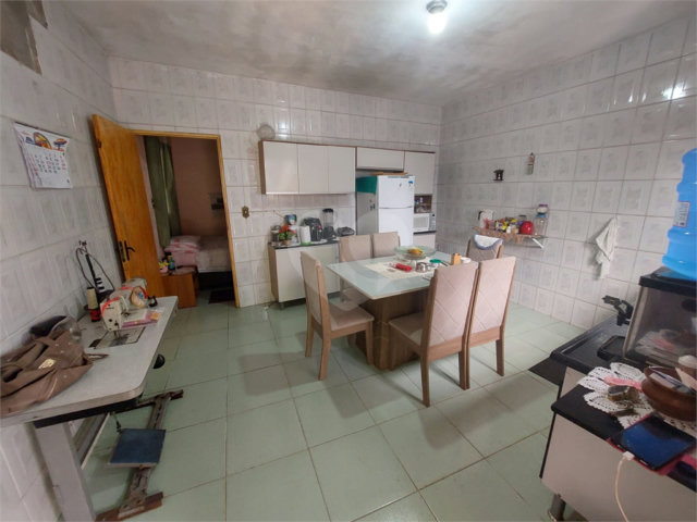 Sobrado à venda com 4 quartos em Vila Clarice, São Paulo, SP