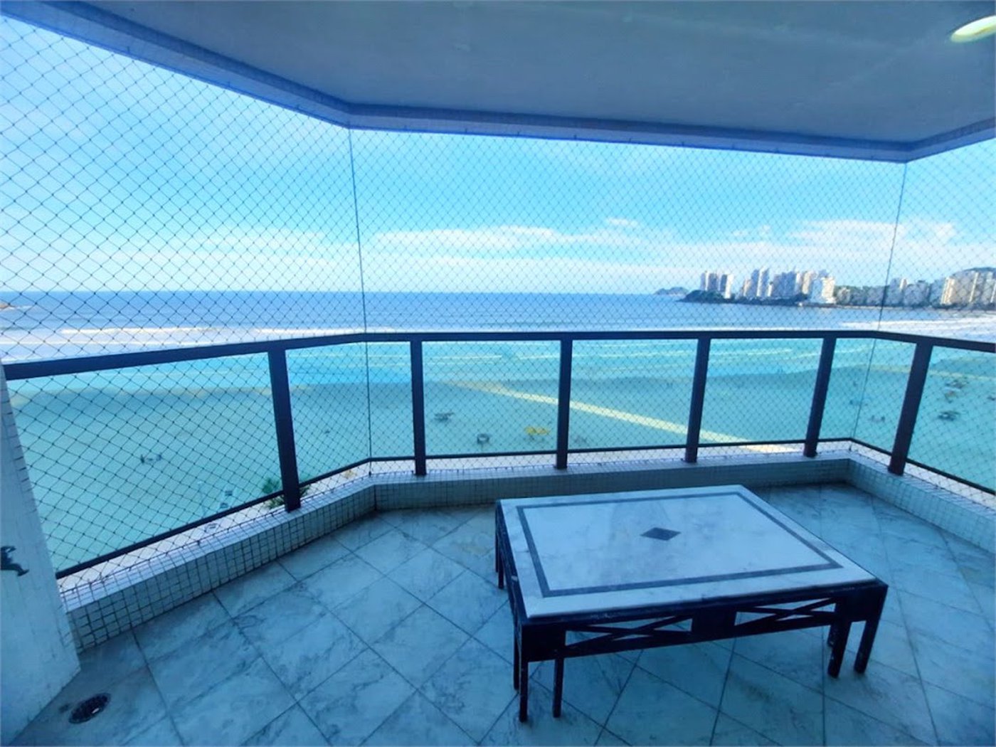 Apartamento Residencial à venda, Pitangueiras, Guarujá - AP0136.
