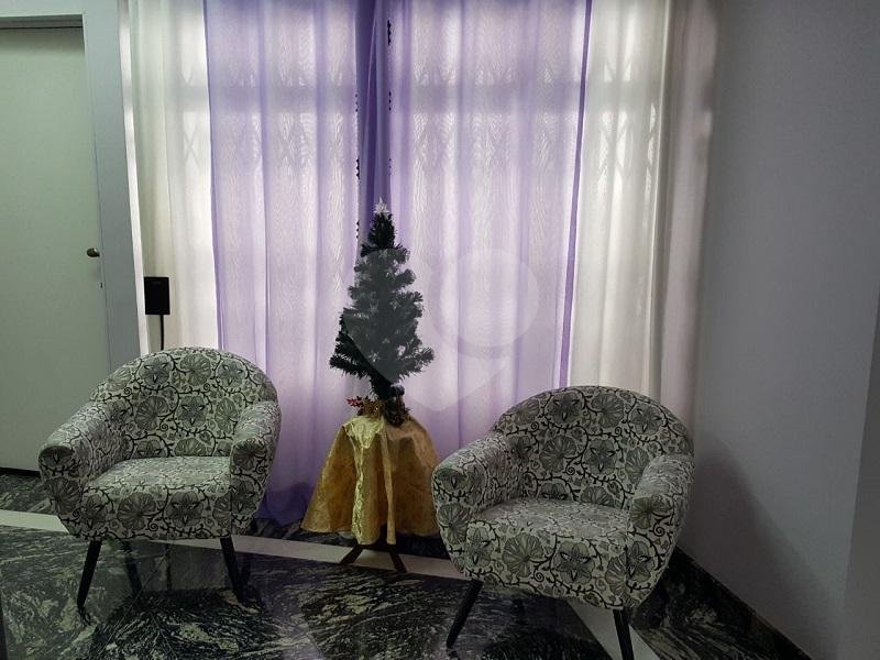 Casa à venda com 3 suítes no condomínio Village, São Paulo - SP