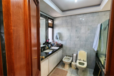 APTO 4 DORM (SUÍTES) E 5 GARAGENS NA SAÚDE