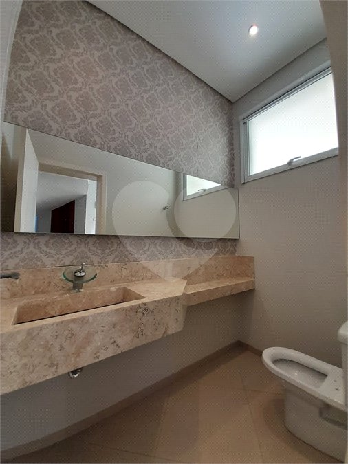 Casa à venda com 4 quartos, sendo 3 suítes, no condomínio Residencial Terras de Vinhedo, Vinhedo - SP