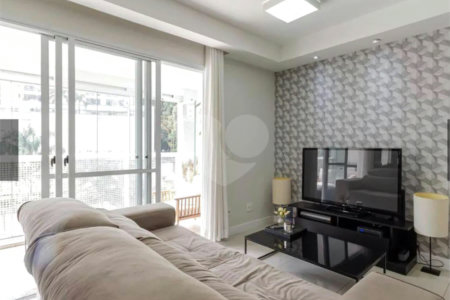 Apartamento à venda com 2 quartos, sendo 1 suíte,  em Vila Andrade, São Paulo, SP