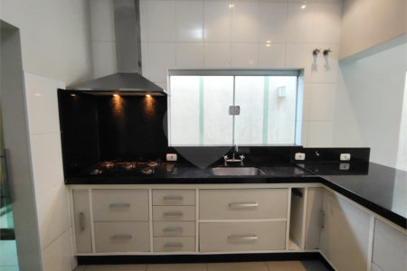 Sobrado à venda com 3 quartos, sendo 2 suítes, em Jardim Itália, Itapetininga, SP