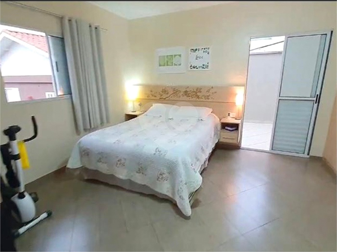 Sobrado à venda com 3 quartos, sendo 1 suíte,  em Parque Vitória, São Paulo, SP