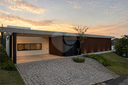 Casa à venda com 4 quartos, sendo 3 suítes, no condomínio Terras de Santa Teresa, Itupeva - SP